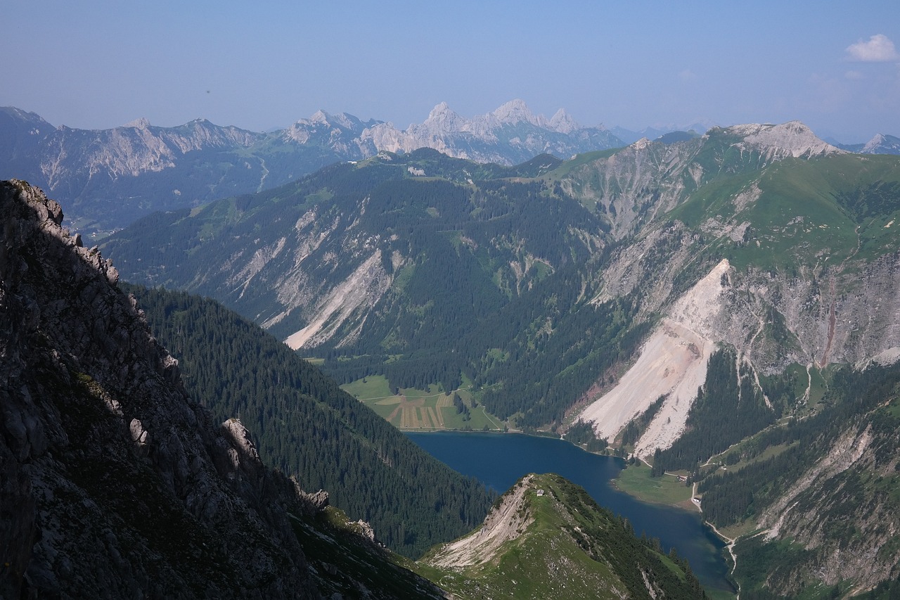 深圳山體滑坡災(zāi)害進(jìn)展關(guān)注,共筑安全防線,最新消息匯總