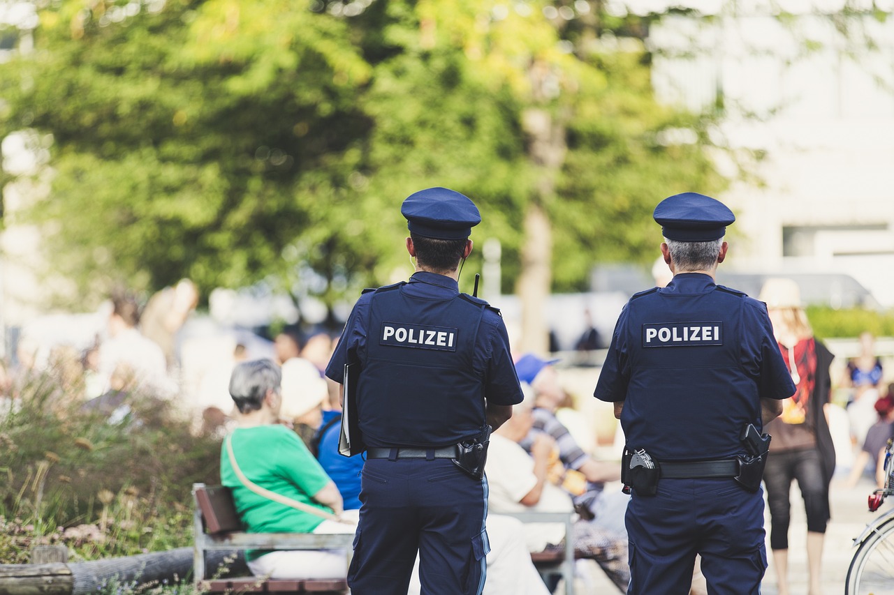 關于6K最新破解的真相與警示,警惕違法犯罪行為揭秘