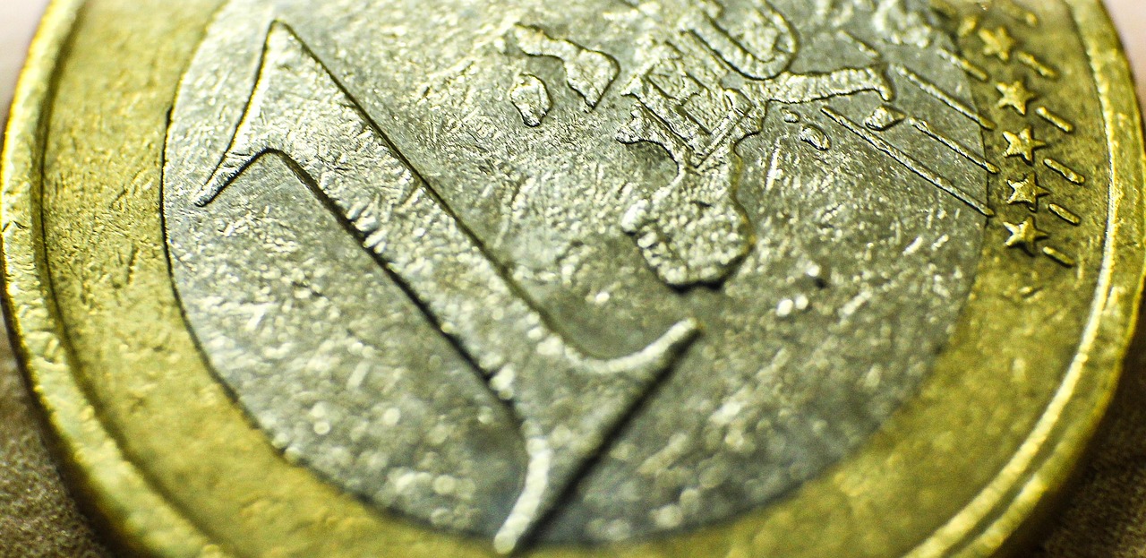 英鎊最新動(dòng)態(tài),匯率變動(dòng)、經(jīng)濟(jì)影響與市場(chǎng)趨勢(shì)深度分析